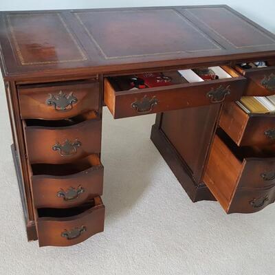 Leather Top Desk 8 Drawer 