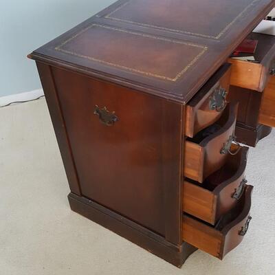 Leather Top Desk 8 Drawer 
