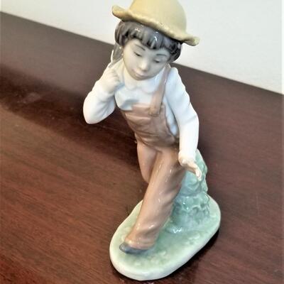 Lot #192  Lladro Nao Figurine