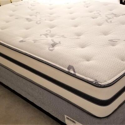 Lot #197  Queen Bed w/Beauty Rest Mattress set - Brass headboard