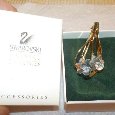 Swarovski pin design with box.