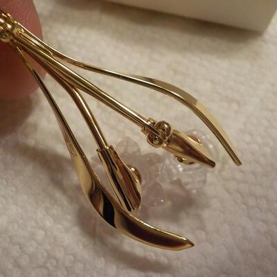 Swarovski pin design with box.