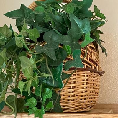 4 baskets with artificial plants 