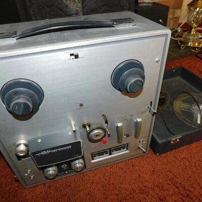 Vintage AKAI 1710 Reel to Reel Tape Recorder Player