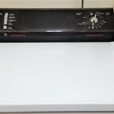 Lot #209  Kenmore 80 Series Washer & GE Large Capacity Gas Dryer