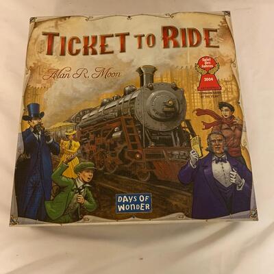 Lot 44 - Vintage Games and Puzzles 