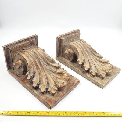 SET OF 2 DECORATIVE WALL CORBELS