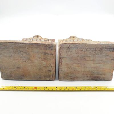 SET OF 2 DECORATIVE WALL CORBELS