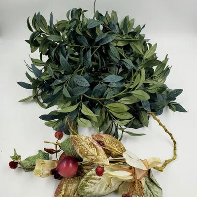 ARTIFICIAL FLORAL SPRAY AND GREEN GARLAND BRANCH 