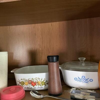 Lot 39- Misc. kitchen items, corning ware, pyrex, glassware