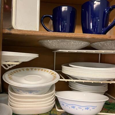 lot 41- Misc. kitchen items, pyrex, corning ware, Tupper ware, glassware