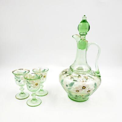 GREEN GLASS DECANTER WITH GLASS TOP STOPPER AND GLASSES 