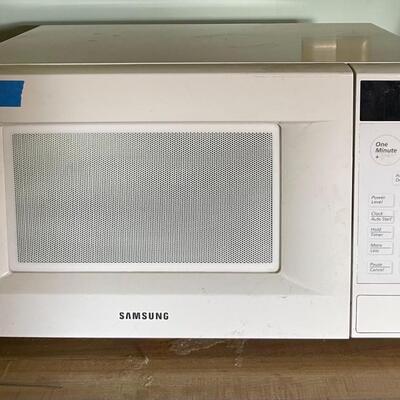 lot 62- Samsung microwave
