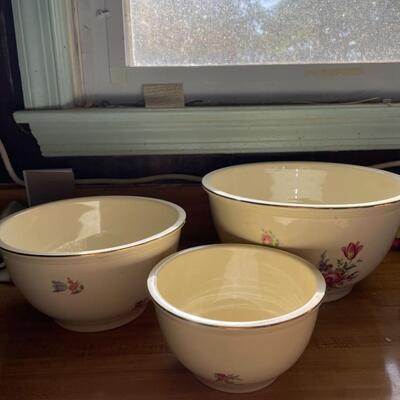 lot 74- set of (3) household Priscilla USA mixing bowls