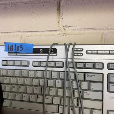 lot 103- HP keyboard