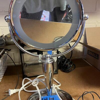 lot 114- Revlon light up mirror, Phillips magnavox