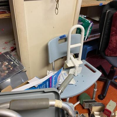 lot 170- medical chair, bath handle, bedside toilet, cane