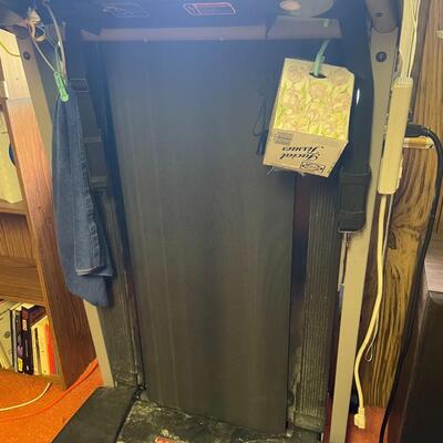 lot 172- Pro- form 330 treadmill