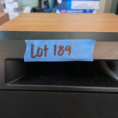 lot 189- pair of Bose speakers