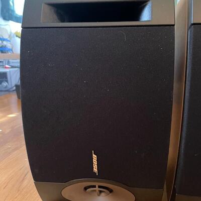 lot 189- pair of Bose speakers