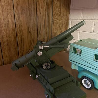 lot 195- vintage military toy, vintage buddy l car