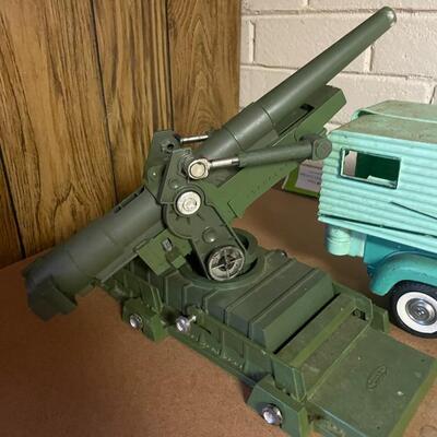 lot 195- vintage military toy, vintage buddy l car