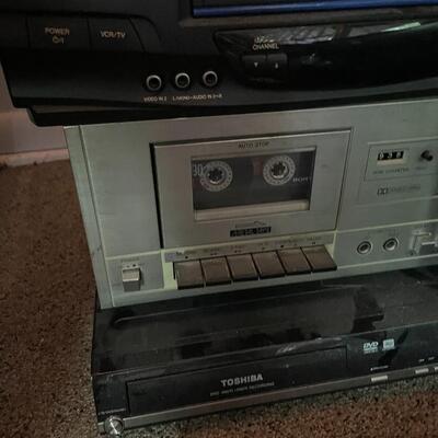 lot 199- (4) DVD players Toshiba, panasonic, Sanyo, Toshiba