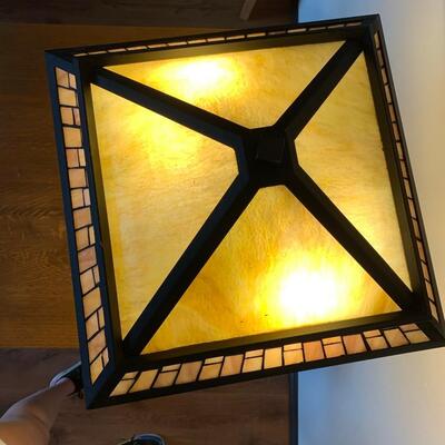 #50 Quoizel Tiffany Table Lamp TFMN6324VB