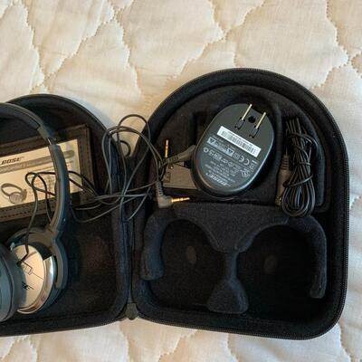 #108 Bose Acoustic Noise Canceling Headphones 