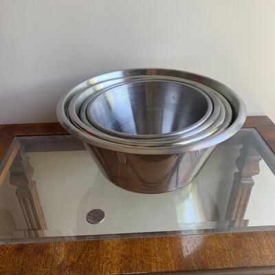 #176 French Mixing Bowls 