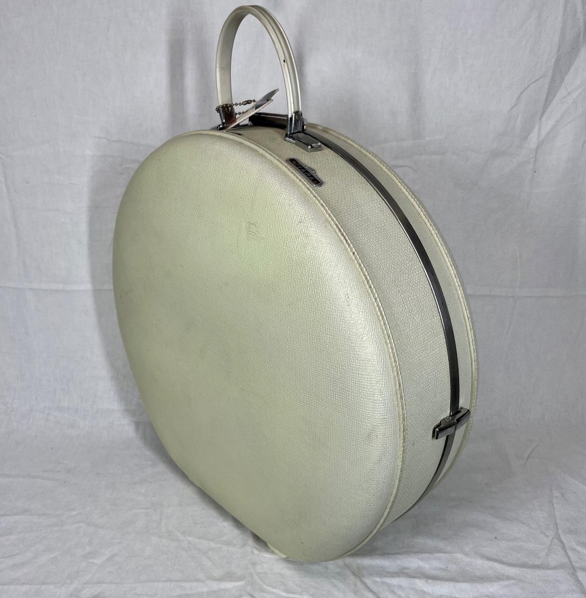 Vintage round hotsell luggage