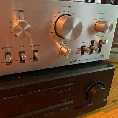 Lot 204-  Pioneer amp Sherwood receiver.
