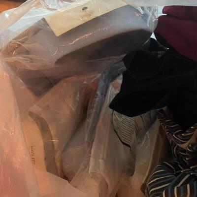 lot 209- bag of brand new men's tops