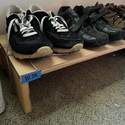 lot 219- wooden shelf and (3) pairs of shoes