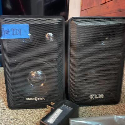 lot 224- KLH speaker, Insignia speaker, misc. roku remotes