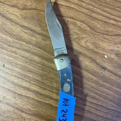 lot 243- Fronteir AA-S1 USA stainless pocket knife