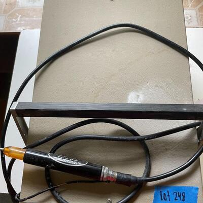 lot 248- B+K precision 10MHZ oscilloscope model 147 IB