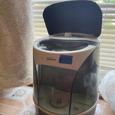 lot 253- Sunbeam humidifier 
