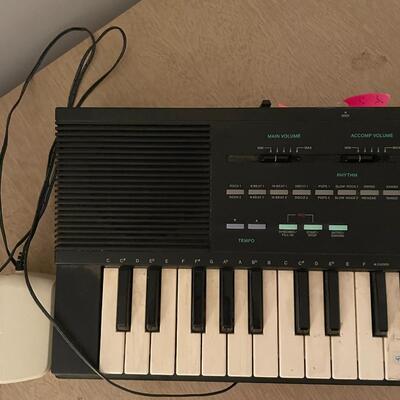 Lot 287- Casio MT-240 Piano 