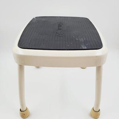 COSCO CREAM COLORED METAL FOOT STOOL WITH RUBBER NON SLIP TOP