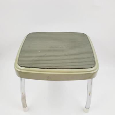 COSCO AVOCADO COLORED METAL FOOT STOOL WITH RUBBER NON SLIP TOP