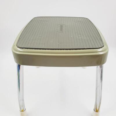 COSCO AVOCADO COLORED METAL FOOT STOOL WITH RUBBER NON SLIP TOP