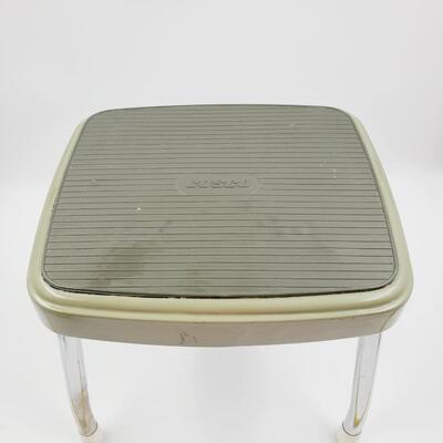 COSCO AVOCADO COLORED METAL FOOT STOOL WITH RUBBER NON SLIP TOP