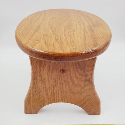 LARRY'S WOOD SHOP OVAL TOP SOLID WOOD STEP STOOL