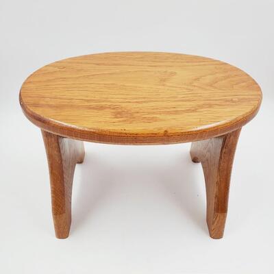 LARRY'S WOOD SHOP OVAL TOP SOLID WOOD STEP STOOL