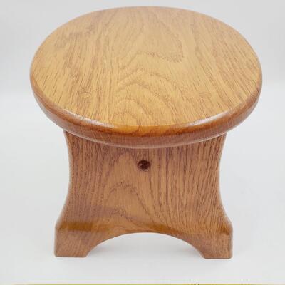 LARRY'S WOOD SHOP OVAL TOP SOLID WOOD STEP STOOL