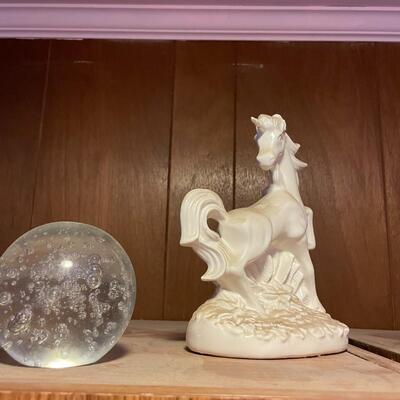 lot 305- misc. decor items