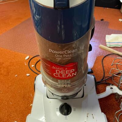 lot 313- Bissel deep cleaner, honeywell fan, misc. decor