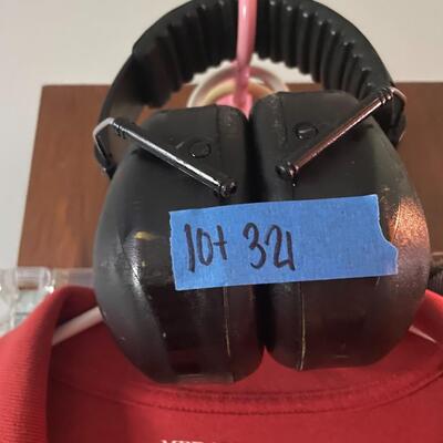 lot 321- Misc. men's clothes, headphones