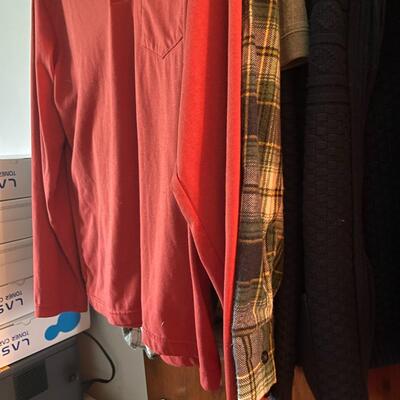 lot 321- Misc. men's clothes, headphones